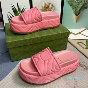 2023-Moda feminina chinelo designer sandália couro linha de costura fundo grosso slide chinelo verão praia sandália clássico carta sapatos de luxo planform tamanho 35-40