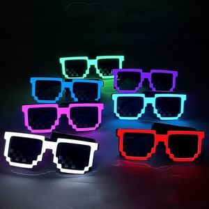 Parti iyiliği kablosuz led piksel aydınlatma güneş gözlükleri rave cadılar bayramı için karanlık neon gözlüklerde parlıyor