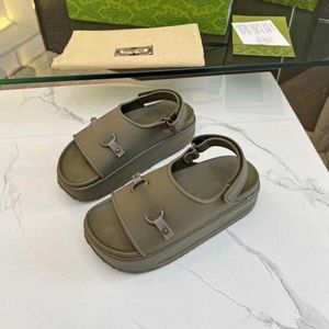 Horsebit Flatform Sandaler Luxury Designer Tjock Bottom Scuffs Beach Summer Slide Anti Slides Dark Blue Non Slip Rubber Sole Sole Tisters Flip Flops