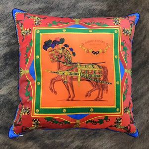 Lätt lyxkudde European American Luxury Printed Cover Horse Pattern Velvet Pillowcase SOFA Super Soft Cushion Cover Pillow Case Wholesale 202307190104