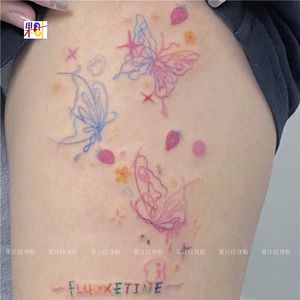 Tre färgglada fjärilar tatueringar Vattentät falsk tatuering för kvinnliga män CLAVICLE ARM Tatueringar varar tillfälliga tatueringsklistermärken