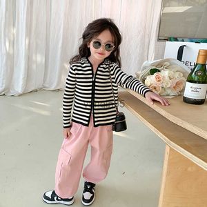 Pullover Spring Girls Striped Wysoka elastyczność Kardigan Kidgan Casual cienki styl SWEAT SWEAT HKD230719