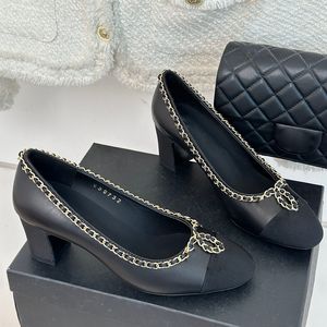 Kobiety poślizg na sukience z łańcuchem Chunky Heels 2,5 cm/6,5 cm Mokasyna Jambskin Sandały na imprezowe buty ślubne