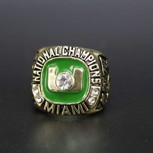 Кольца кластера. Самое продаваемое цифровое памятное кольцо для фанатов Nc aa. Чемпион Майами по ураганам 2001 года.