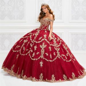 Gnistrande röda spetsar quinceanera klänningar 2020 från axelguld applique boll klänning golvlängd prom klänning vestido de festa sweet266l