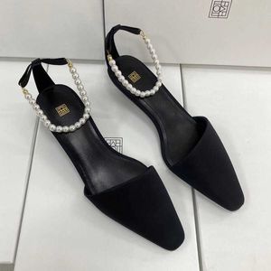 Toteme Designer Shoes Baotou Fashion Heel Cat Xiaozhong New Chunyuan Sapatos Únicos Linha Linha reta Pérola Sandals de salto fino feminino