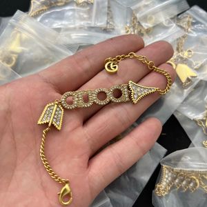 Ретро золото буква с бриллиантами резные рисунки браслеты