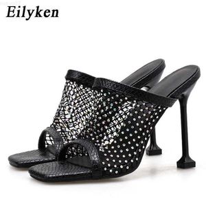 Sandalet Eilyken Moda Kadınlar Yılan Baskı Peep Toe Toe Stilettos Topuk Terlik Yaz Summer Hollow Nefes Alabilir Kafes Renk Pırlantı Ayakkabıları L230720