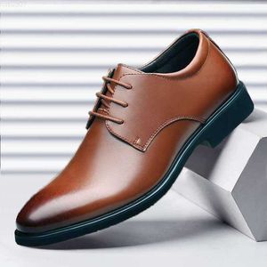 Sapatos sociais Sapatos de couro respirável preto couro macio fundo macio Primavera e outono Best Man masculino de negócios roupa formal sapatos casuais L230720
