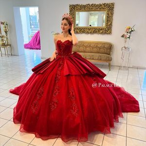 Abiti Quinceanera rossi lucidi 2024 Perline dolci Abiti floreali con spalle scoperte Applique in pizzo Ragazze principessa 15 16 Abiti da festa di compleanno