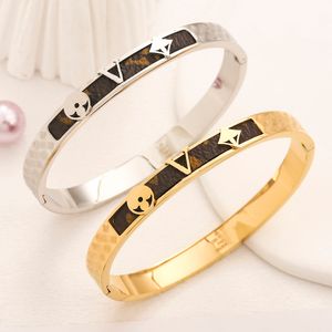 Designer Branded Bracelets Women Bangle Luxury Designer Bracelet Faux Leather 18K Gold Plated Stainless Steel Bracelet Womens Wedding Jewelry Love Gifts