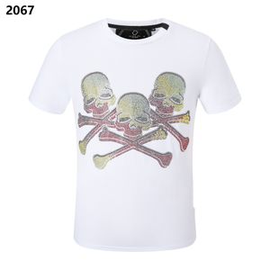 Plein björn t shirt mens designer tshirts märke kläder rhinestone pp skalle män t-shirt rund hals ss skalle och plein med kristaller tshirt topp tees p2102