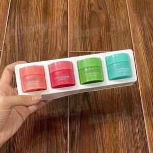 Marca Cuidados Especiais 8g Lip Balm Lip Máscara de Dormir 4 Perfumado Nutritivo Hidratante Lábios Cuidados Creme 4 pçs/set