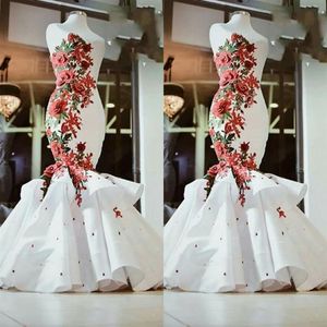 Gorgeous Red and White 3D Floral Flowers Mermaid Wedding Dress 2022 Sweetheart Satin Beading Ruched South Arabic Country Designer 203w