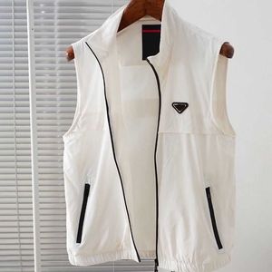 Summer ladies stand collar casual sunscreen vest, nylon fabric soft comfortable not shrink, cool and dry in summer, casual fashion style.