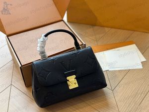 Yüksek kaliteli deri çanta moda tasarımcı çanta lüks çanta çapraz kanatlı çanta kabartmalı çanta kadın omuz çantası kayış ayarlanabilir gündelik çanta şık