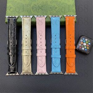 Pulseiras de relógio de presente de designer Pulseira de relógio 42 mm 38 mm 45 mm 40 mm 44 mm 49 mm iwatch 5 SE 6 7 8 bandas Cinto de couro Pulseira de moda Pulseira de relógio com listras em relevo G