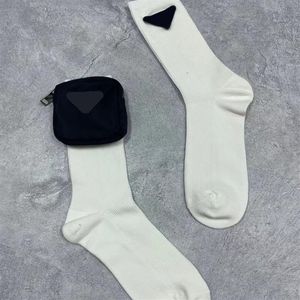 Womens Underwear Fashion Sock Designer Socks with Bag and Triangle Badge Women Trendy Sexy Hosiery 2 Colors Lady Undrewears S307n