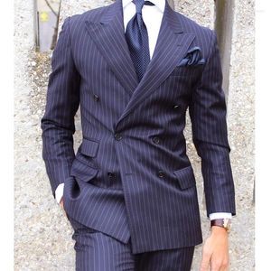 Erkekler Saplama lacivert Pinstripe Business Men Erkekler Çifte Göğüslü İnce It 2 ​​Parçalı Damat Smokin Moda Moda Kozutom Ceket Pantolon