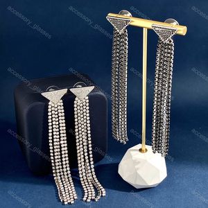 Brincos Triângulo Preto Branco Jóias com Diamante Brinco Pingente para Mulheres Homens Cartas Borlas Brincos Pendentes Meninas Jóias de Casamento Agulha de Prata 925