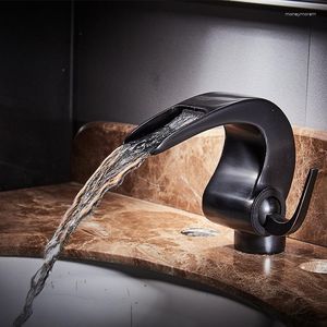 Rubinetti per lavabo da bagno Vendite di tutti i tipi Cascata con molti colori: nero spazzolato antico Comoda toilette