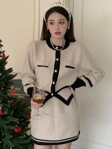 Vestidos de trabalho pequenos ternos com fragrância feminina 2 conjuntos de duas peças 2023 estilo coreano tricô cardigãs casacos mini saia suéter conjuntos combinando