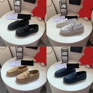 Tasarımcı Elbise Ayakkabı Kadın Siyah Loafers Deri Platform Ayakkabı Parlak Deri Katırlar tıknaz Düz Loafers Lüks Calfskin Mule