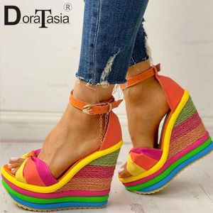 Sandali Sandali da donna di marca Sandali estivi Moda Zeppe colorate Sandali da donna con tacco alto Scarpe da donna romane da festa casual 230719