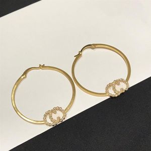 NOWA moda Pearl Gold Hoop Aretes for Women Party Wedding Miłośnicy prezentowe Zaangażowanie biżuterii z pudełkiem NRJ205I