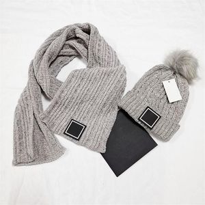 2021 style 100%cotton Knit hat scarf set Fashion knitted hats Warm scarfs for autumn winter Color 5 mens womens beanie304L