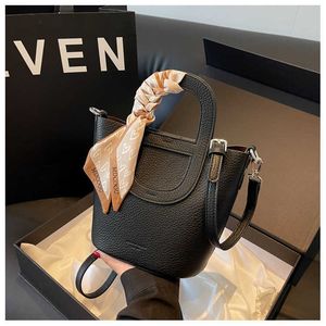 Birkinbag çok yönlü hbag picotin kilitli kadın çantası popüler lüks bir küçük omuz crossbody net kırmızı taşınabilir kova çantası sosyalit debriyaj torbası168