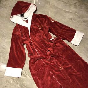 Autumn Winter Hooded Robe Men Women Bath Sleep Robes With Hoods Embroidered Letter Designer Bathrobe Couple Nightgown210C