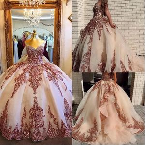 2023 Sexig Rose Gold Sequined Quinceanera Ball Gown Dresses Sweetheart paljetter Spetsar av axelkristallen Sweet 16 Corset Back Party Prom Evening Gowns