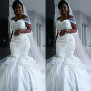 2020 New Cheap South African Plus Size Mermaid Wedding Dresses Off Shoulder Lace Appliques Beaded Arabic Sweep Train Formal Bridal287p