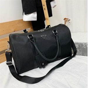 Designer Men Fashion Duffle Bag Triple Black Nylon Travel Bags Mens Top Handle Bagage Gentleman Business Work Tote With Shoulder 250p