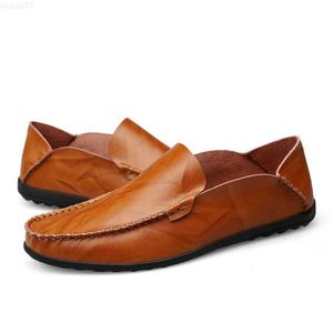 Elbise ayakkabıları gerçek deri erkekler rahat fasulye ayakkabıları 37-47 büyük boy lüks marka erkekler el yapımı moafers nefes alabilen kayma siyah sürüş ayakkabıları l230720