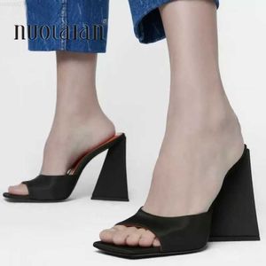 Sandali Estate Donna Décolleté Arancione Nero Triangolo Tacco spesso Sandali Pantofole Sexy Street Donna Tacchi alti Party Peep toe Scarpe eleganti L230720