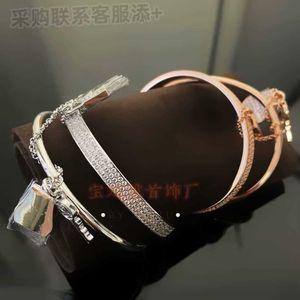 Designer Hremss Pulseiras para mulheres e homens loja online Família Mesmo estilo Heart Lock Connected Pulseira Alta Versão All Sky Star com logotipo real