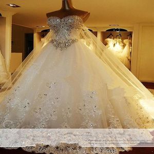 2021 Luxury Sexy Arabic Luxury Ball Gown Wedding Dresses Bridal Gowns Sweetheart Illusion Lace Appliques Crystal Beads Royal Train273o