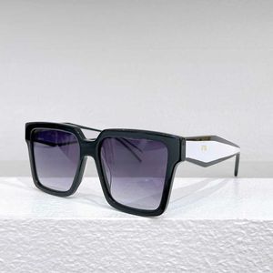 العلامات التجارية مصممي السيدات Vintage Sunglasses Designer Man Travel Top Quality Letter Print UV400