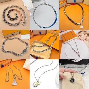 Perlen Kette Anhänger Halsketten Designer Marke Frauen 18 Karat vergoldet Edelstahl Brief Choker Anhänger Schmuck Zubehör