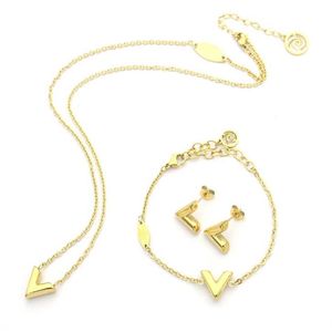 High Quality Extravagant 316L Stainless Steel Jews letter v pendant chain necklace Gold silver rose Plated jewelry set simple earr2551