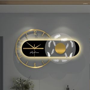 ウォールクロック大型金属時計アートミニマリストノルディックファッションクリエイティブシンプルな豪華なLEDライトリビングルームの家の装飾