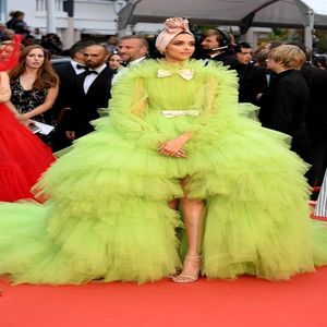 Grön tyllklänning Kvällsklänning Ruffles Tiered Ball Gown Prom Dresses Bow Hi-Lo Robe de Soiree 2021 Red Carpet Party Gown Formal DR305D