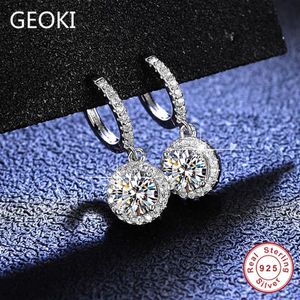 Lampadario pendente Geoki Test di diamante superato 1 ct totale 2 ct rotondo taglio perfetto D colore VVS1 Orecchini pendenti in moissanite 925 Steling S2842