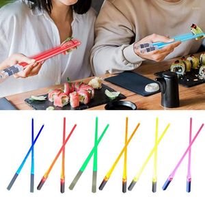 Chopsticks Lightsaber LED Lysande ljus glödande pinnar Återanvändningsgrad Säker abs -bordsartiklar för köksmatsalsfest