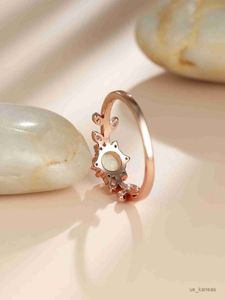 Bandringar utsökta rosguldpläterade smycken Natural Blue Moonstone Ring Opal Stone Leaf Ring for Women Elegant Wedding Party Gift R230720