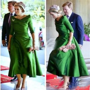 Green Vintage Tea Length Mother of the Bride Dresses 3 4 Long Sleeves Satin Beaded Bateau 2019 Princess Formal Party Dresses Eveni2060