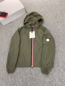 Franch Luksusowa marka Windbreaker Męska kurtka z kapturem Lekka ochrona przed słońcem odzież Spring Spring Jackets Ramię ramię NFC Funkcja Projektanci Mężczyźni Ubrania SP75