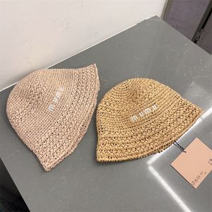 Grass Braid Bucket Hats Designer Straw Hat Baseball Cap Women Bucket Caps Outdoor Knit Caps Straw Hat Wide Brim Hats Summer Beach SunHat